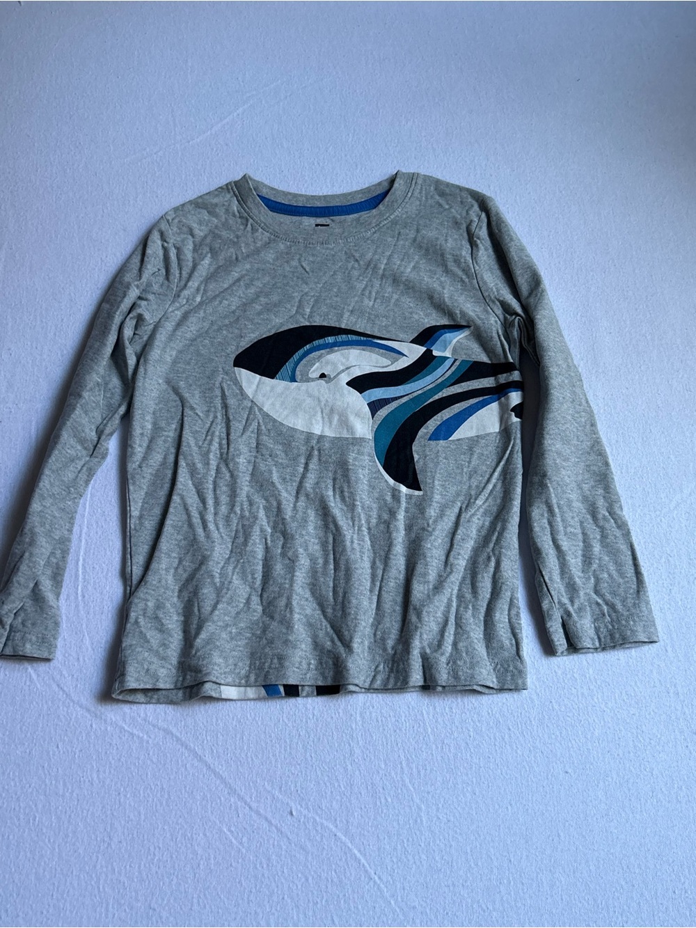 Tea Collection Gray Long Sleeve Tee with Blue Wave Shark